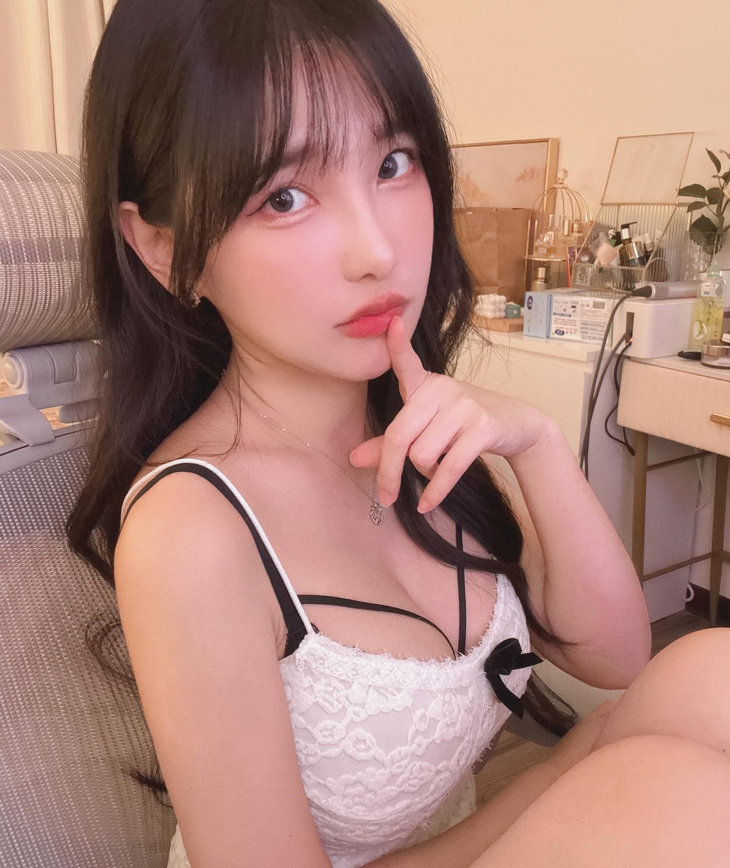 纽约堡留学生约炮约爱加v  ;wt81369