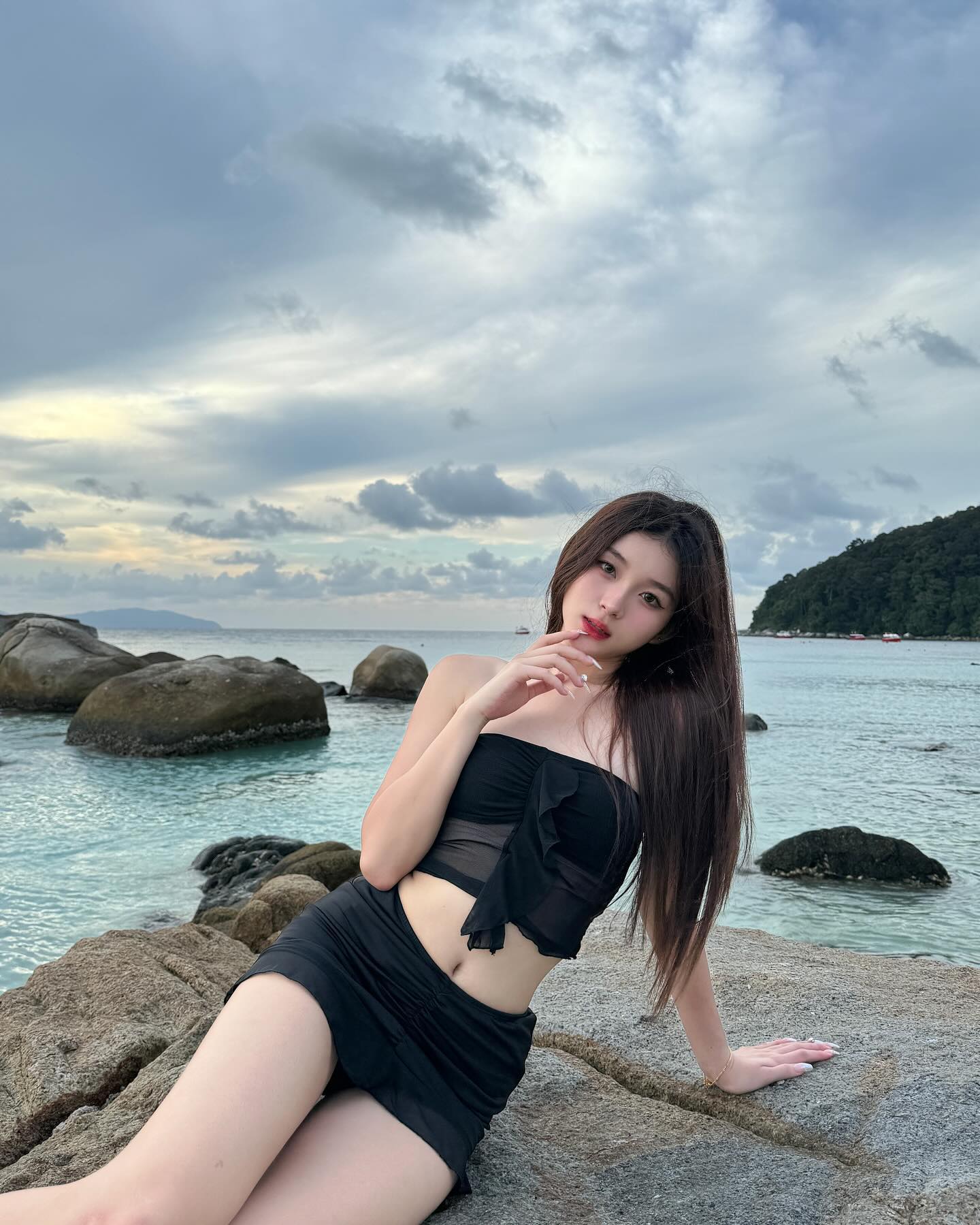 杜鲁斯留学生约炮约爱加line：qj98877