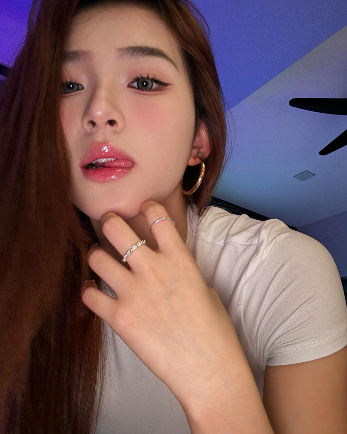 盐湖城留学生约炮约爱加line：qj98877