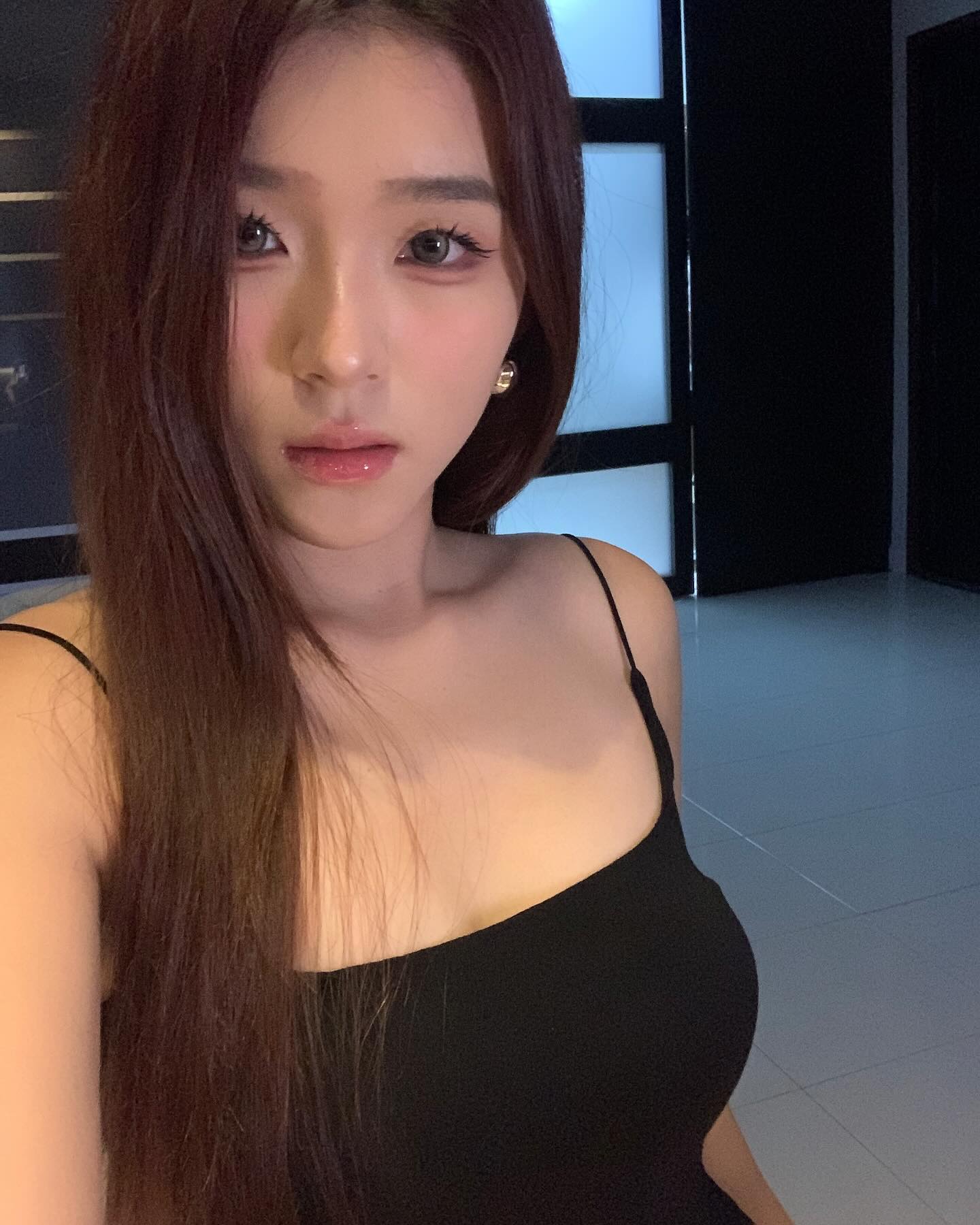 亚力山德里亚留学生约炮约爱加line：qj98877