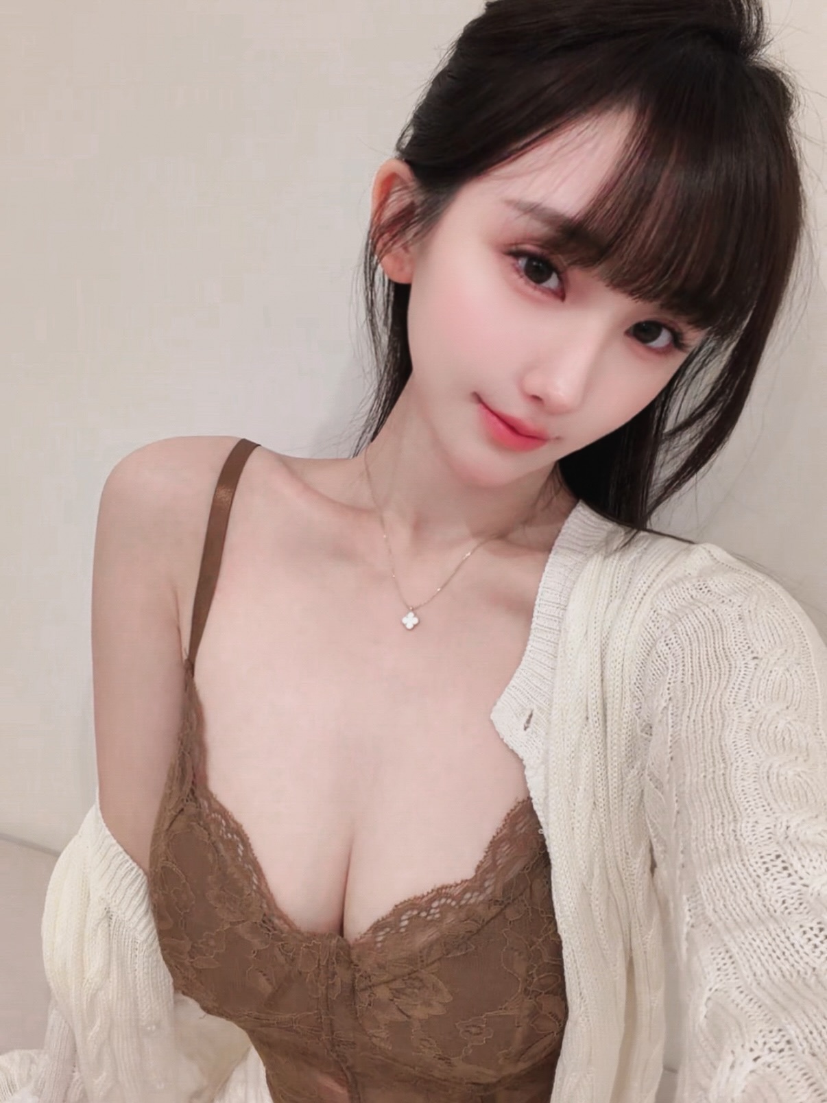 博伊西留学生约炮约爱加line：wt8135